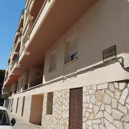 Excellent Location 100 M From The And Services *