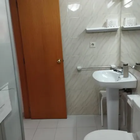 Excellent Location 100 M From The And Services Apartamento Llançà