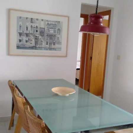 Excellent Location 100 M From The And Services Llança