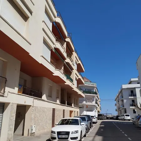 Apartamento Excellent Location 100 M From The And Services Llançà