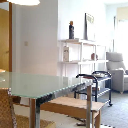 Excellent Location 100 M From The And Services Apartamento